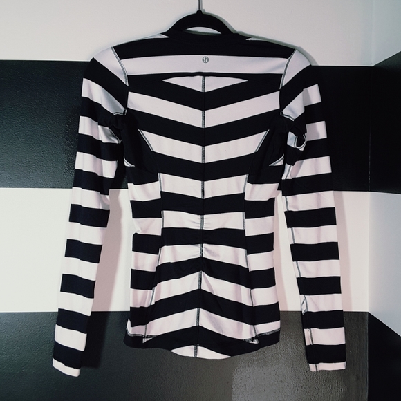 lululemon athletica Tops - LULULEMON Base Runner Long Sleeve Top Size 4
